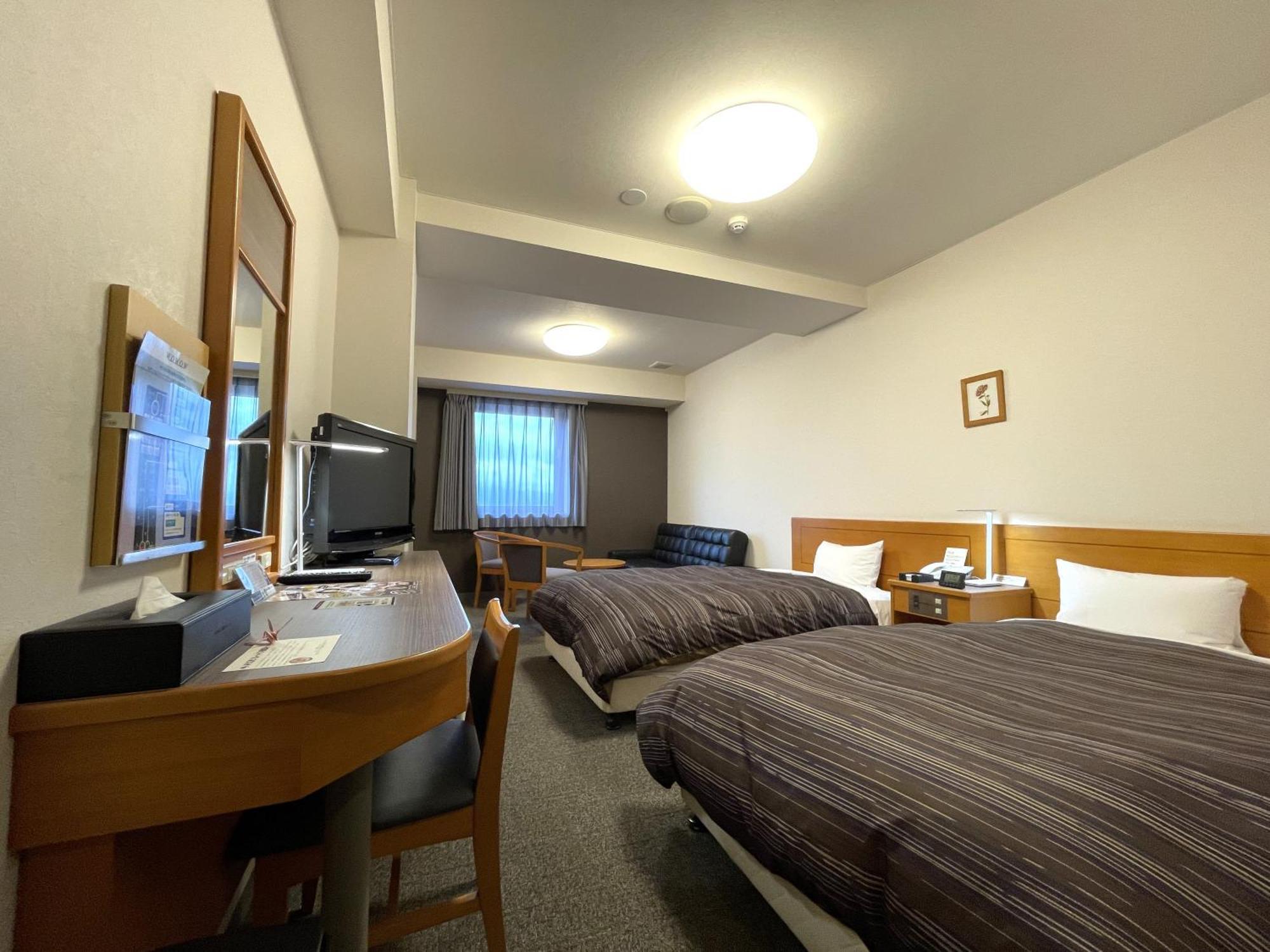 Hotel Route-Inn Niihama Bagian luar foto