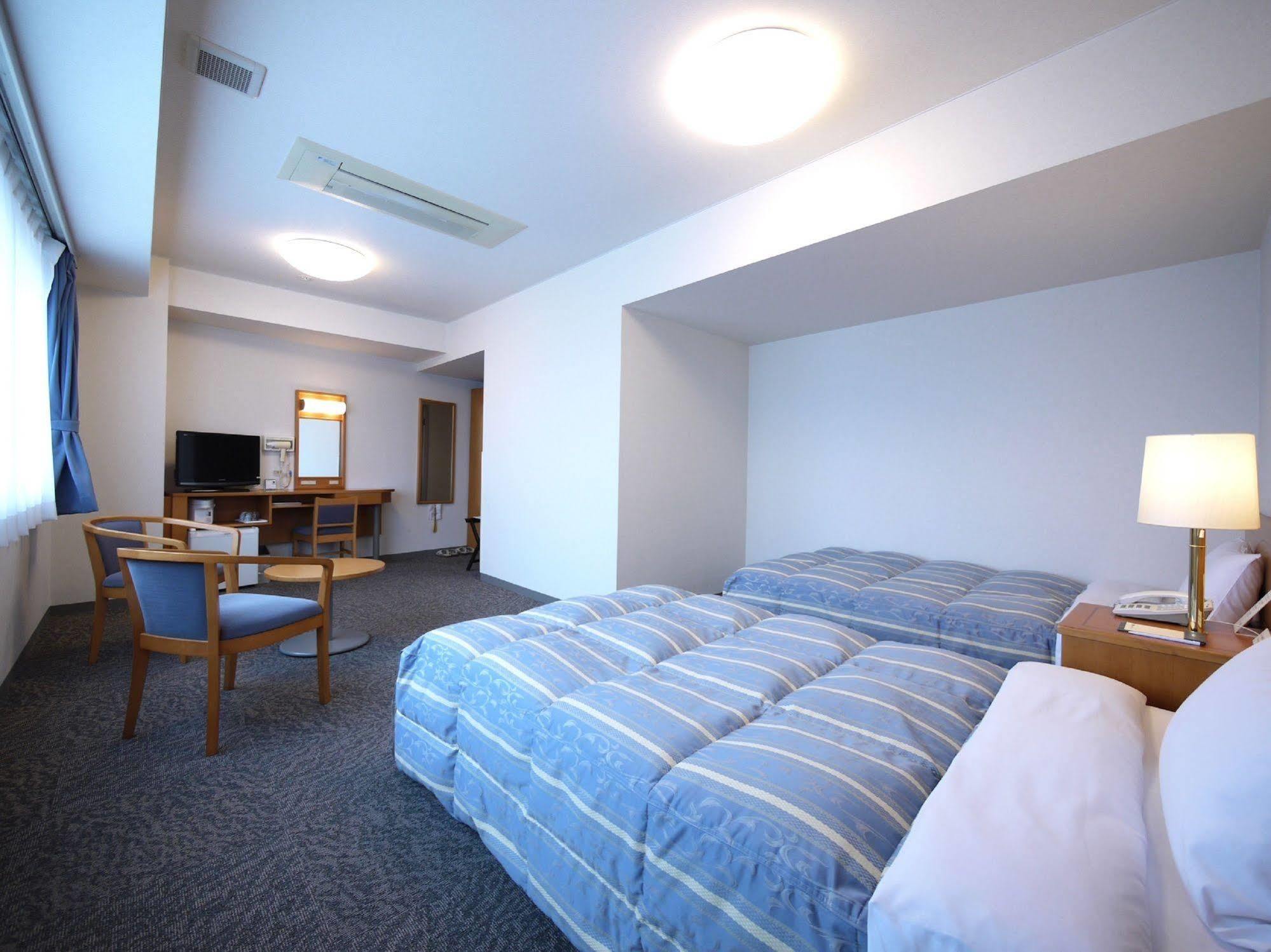 Hotel Route-Inn Niihama Bagian luar foto