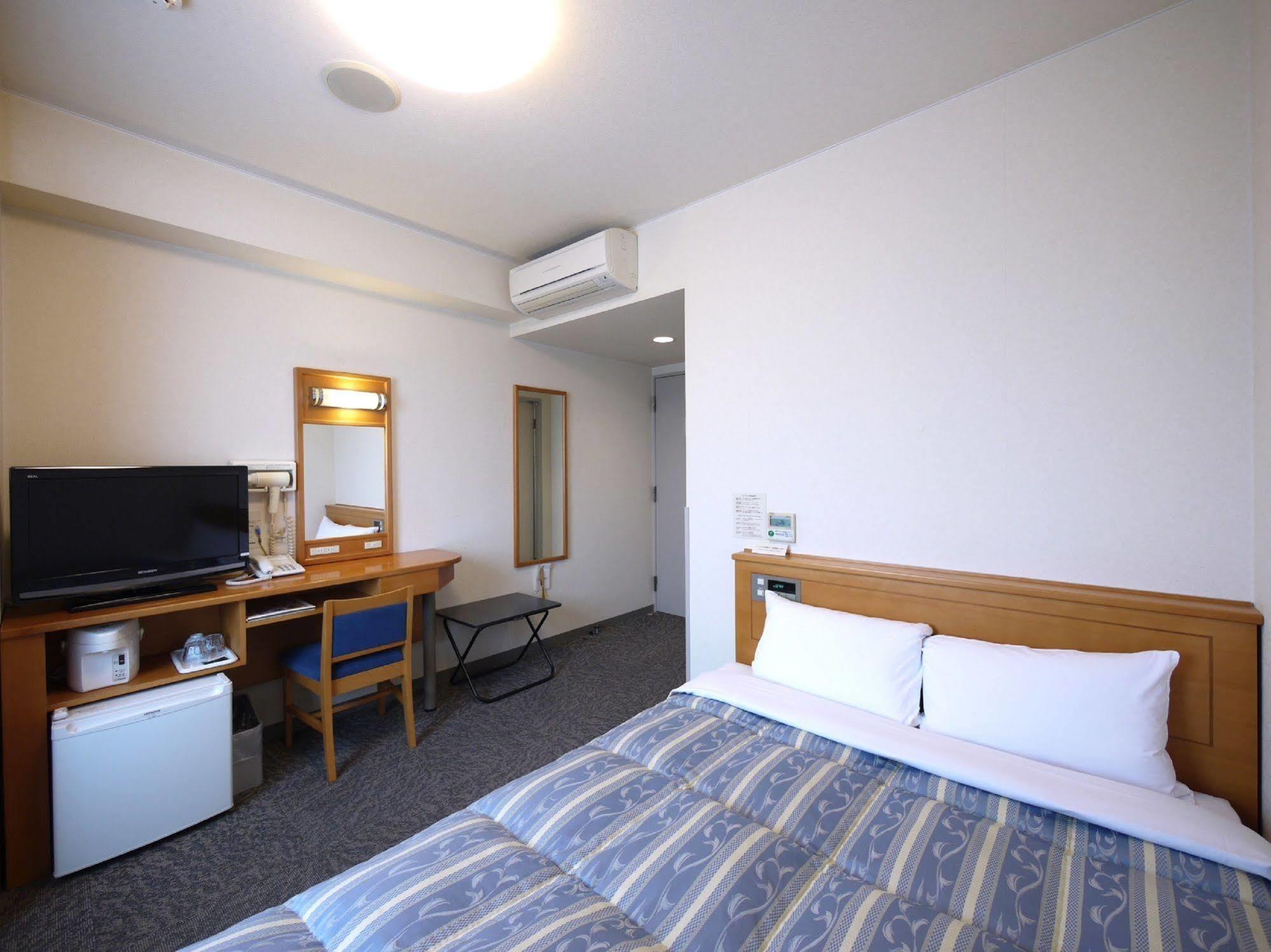 Hotel Route-Inn Niihama Bagian luar foto